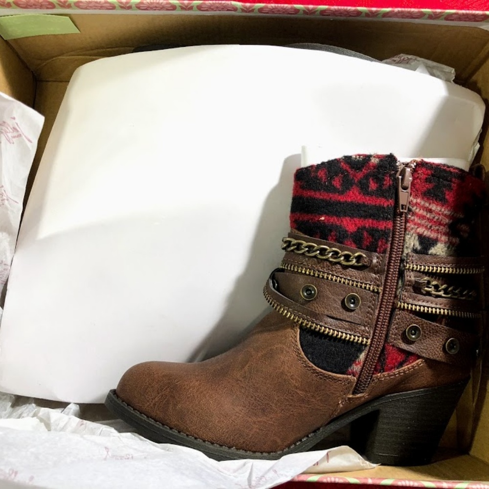 Jellypop Women's Capital Boot - Picture 3 of 8
